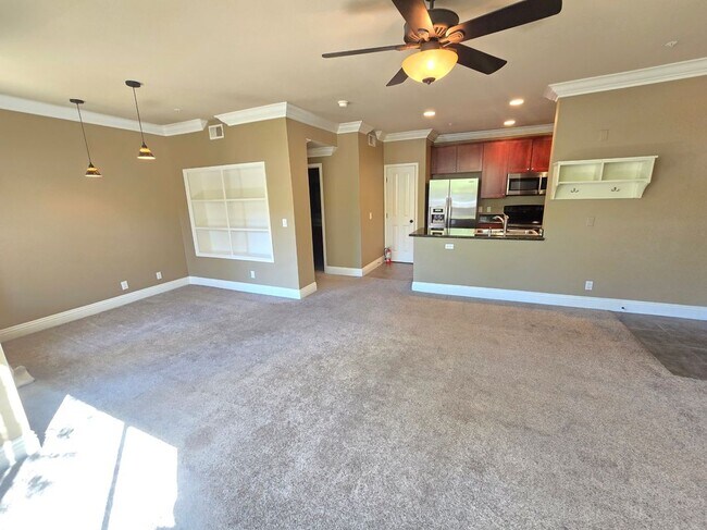 Foto del edificio - 22681 Oak Grove