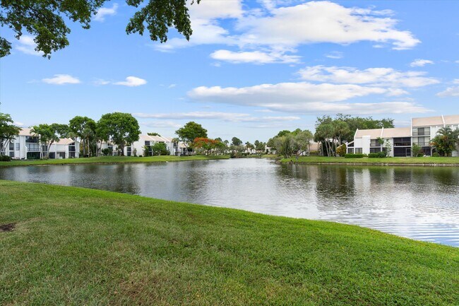 Foto del edificio - 609 Bridgewood Dr