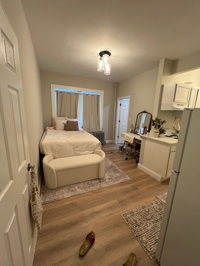 Building Photo - 38 Hemenway St