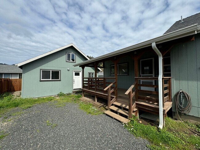 Foto del edificio - 3 bedroom house with a guest house