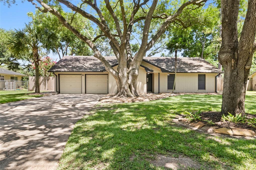 Primary Photo - 112 E Wildwinn Dr