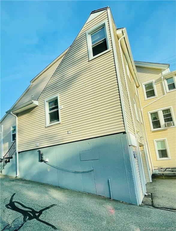 121 W Main St Unit 2nd Floor, Plainville, CT 06062 Room for Rent in