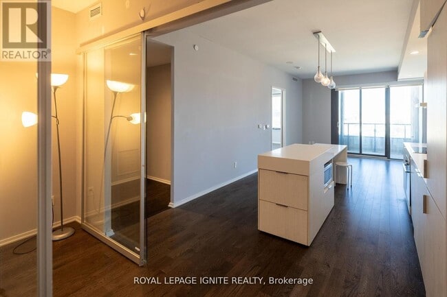 Building Photo - 12 Bonnycastle St