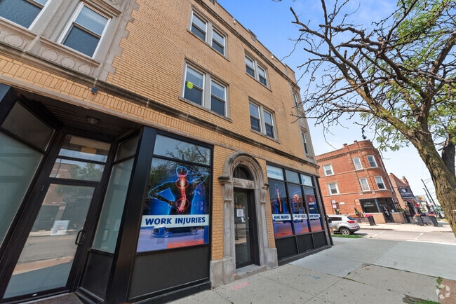 Building Photo - 3533 W Fullerton Ave