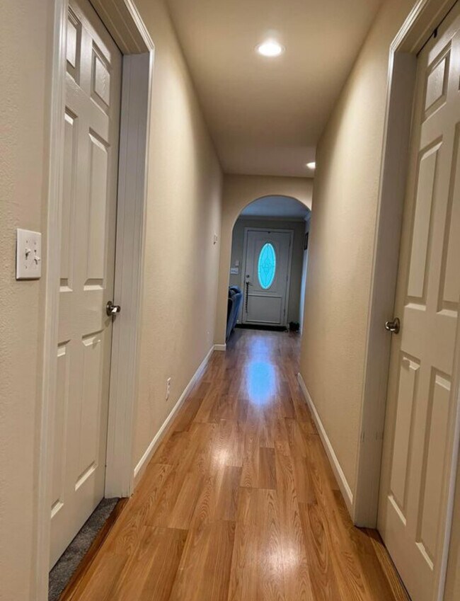 Foto del edificio - 239 S 126th St