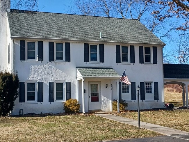 Photo - 311 Main St House