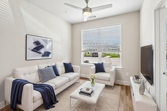 Building Photo - The Grace at Creekside