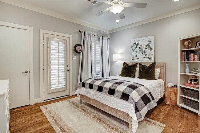 Foto del edificio - 246 Detering St