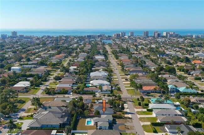 Building Photo - 714 105th Ave N