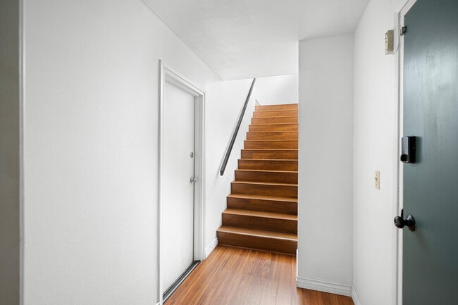 Building Photo - 10475 Newhome Ave