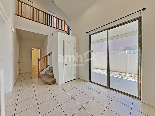 Foto del edificio - 7596 Rising Port Ave