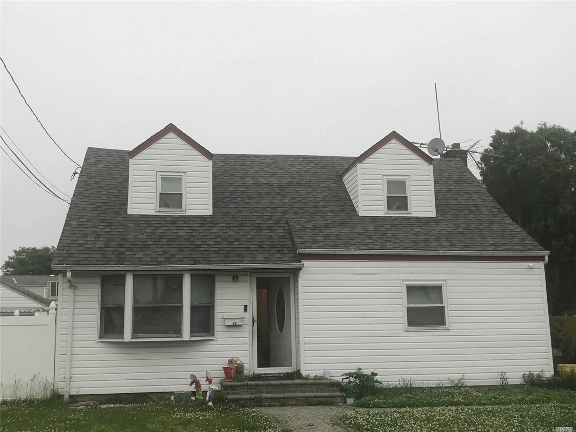 Primary Photo - 66 Nassau Ave