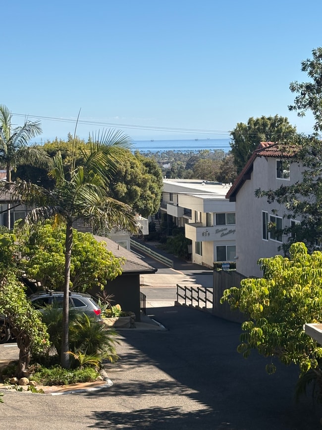 Building Photo - 521 E Arrellaga St
