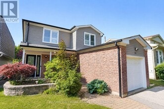Building Photo - 36 Kitsilano Crescent