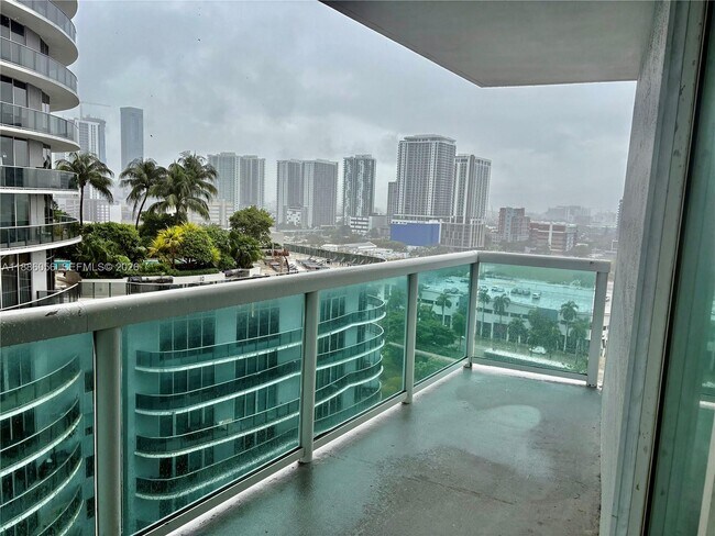 Foto del edificio - 1800 N Bayshore Dr