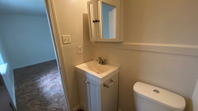 Building Photo - Single Family Home