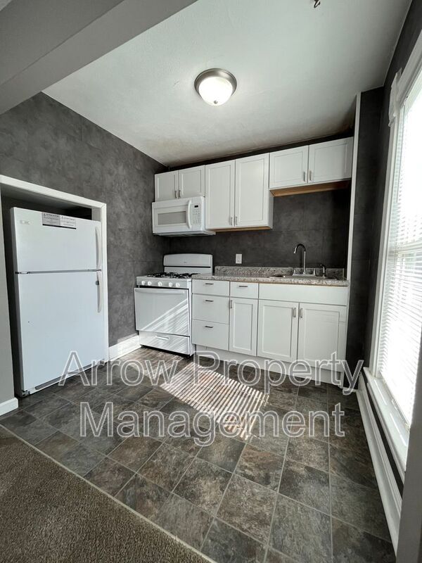 Building Photo - 445 N 25th St