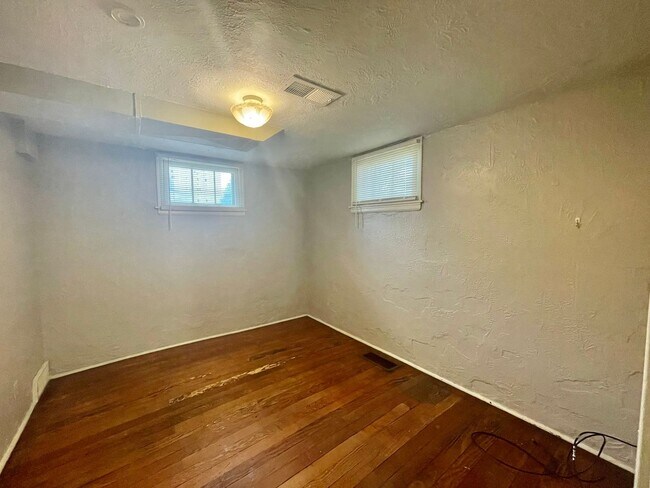 Building Photo - 1012 14th St