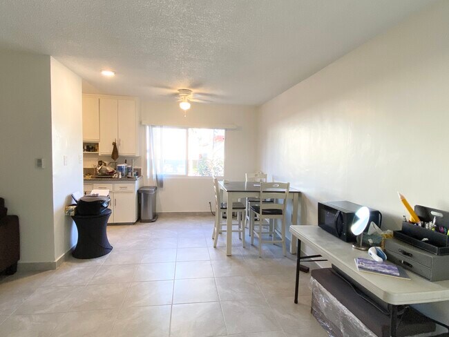 Building Photo - 3333 Mentone Ave