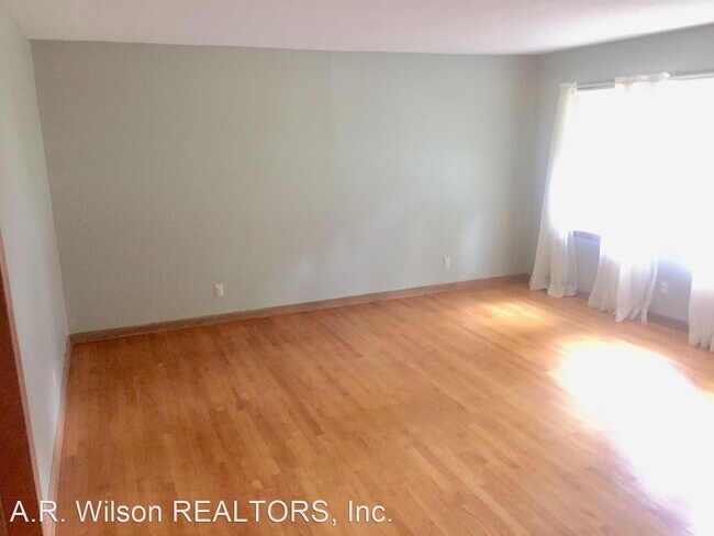 Building Photo - 3 br, 2 bath House - 549 S. Prince Lane