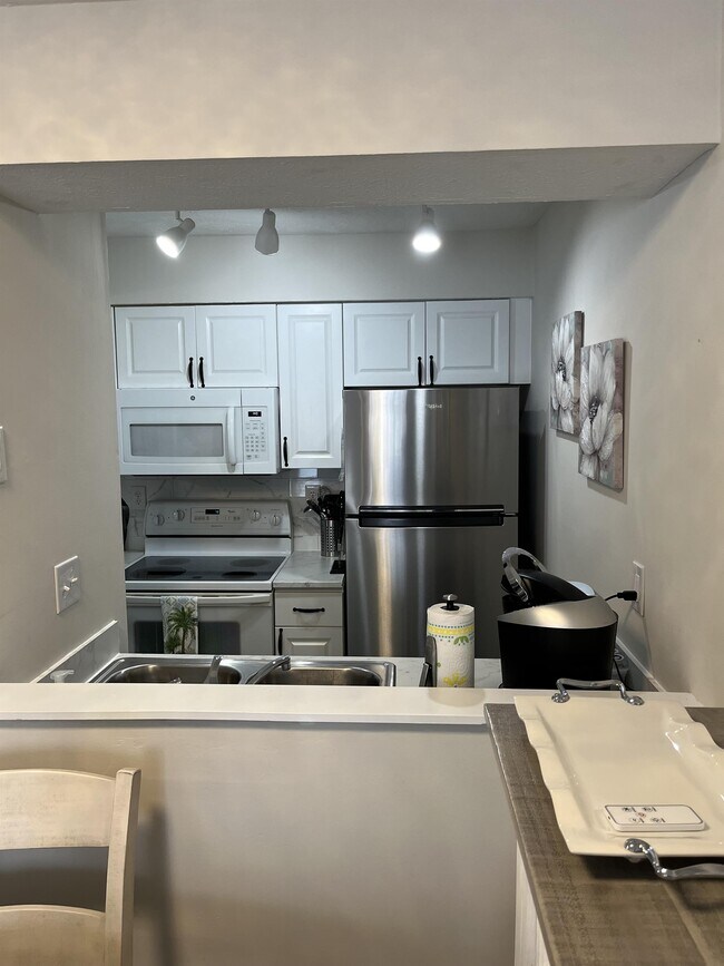 Foto del edificio - 4715 Cobblestone Dr