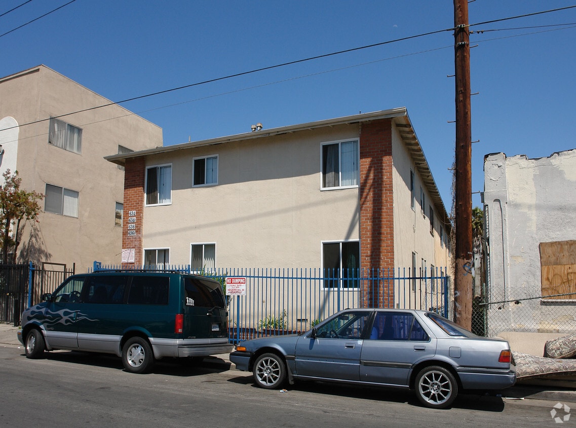Building Photo - 634-636 N Kingsley Dr
