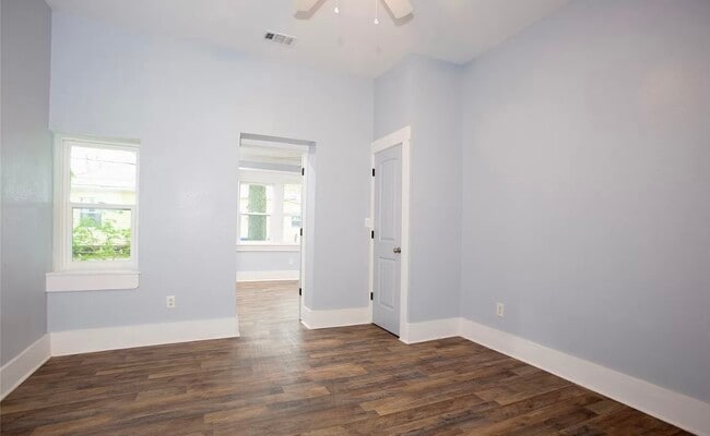 Building Photo - 110 S 13th St