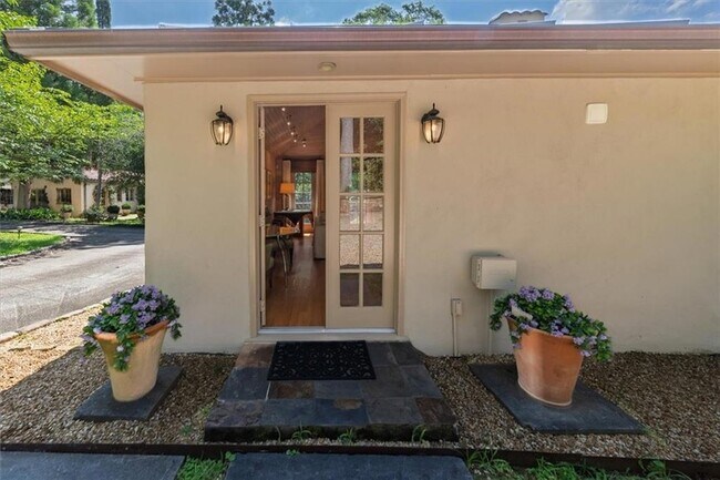 Foto del edificio - 2538 Parkside Dr NE