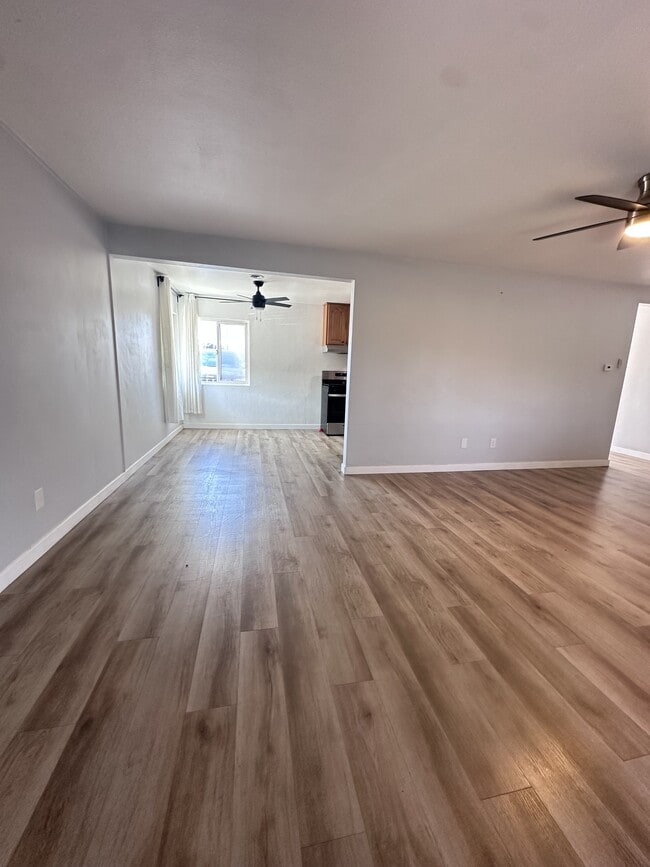 Foto del edificio - 1405 Skyline Dr