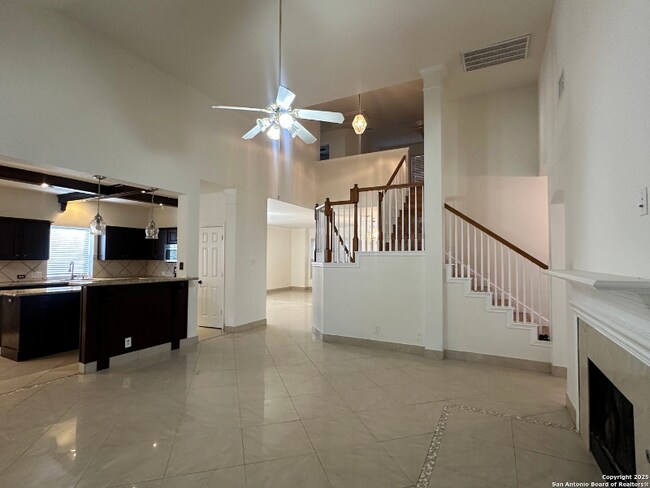 Foto del edificio - 12360Hart Crest