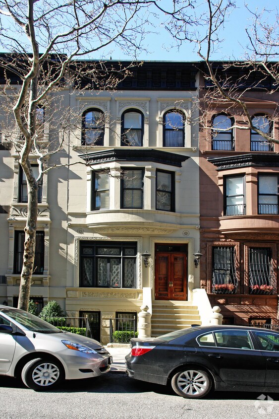 Primary Photo - 12 W 83rd St