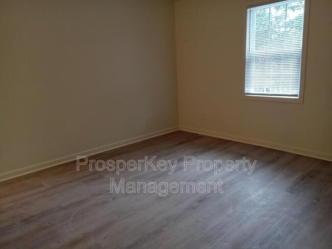 Foto del edificio - 9 Hidden Valley Ct