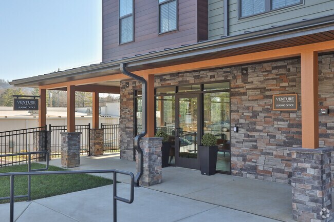 Foto del edificio - Madison Long Shoals