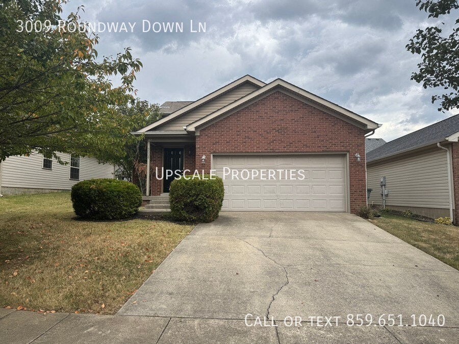 Foto principal - 3009 Roundway Down Ln