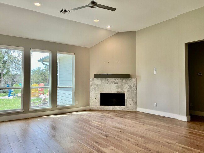 Foto del edificio - Hill Country Escape - 4 Bed/4 Bath Modern ...