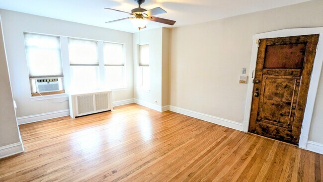 Foto del edificio - 3750 W Giddings St