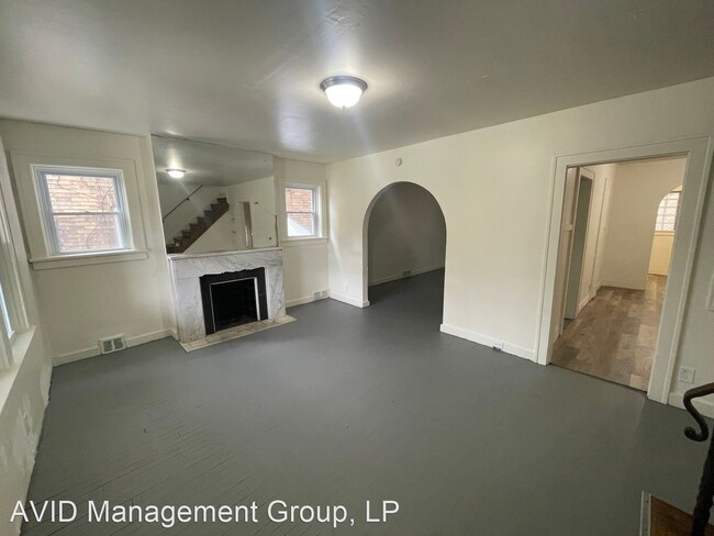 Building Photo - 3 br, 1.5 bath House - 1409 Brookline Blvd