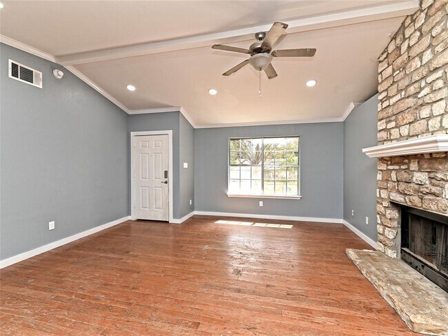 Building Photo - 2918 Zeke Bend