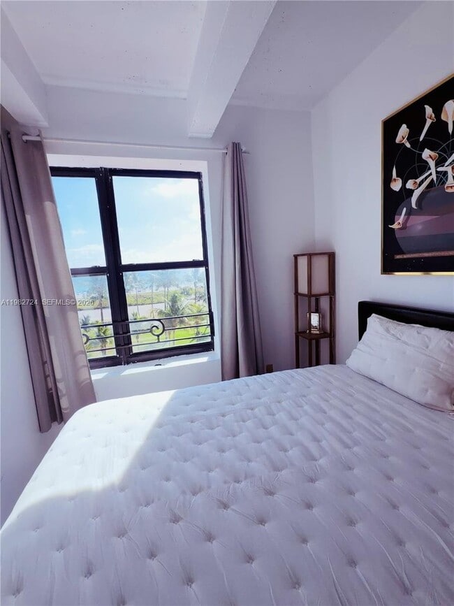 Foto del edificio - 1330 Ocean Dr