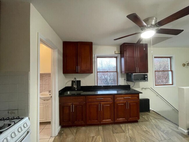 Building Photo - 6040 55th Dr