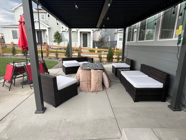 Foto del edificio - 13824 Deertrack Ln