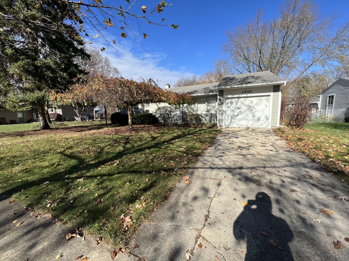Primary Photo - 1540 Jewel Ave