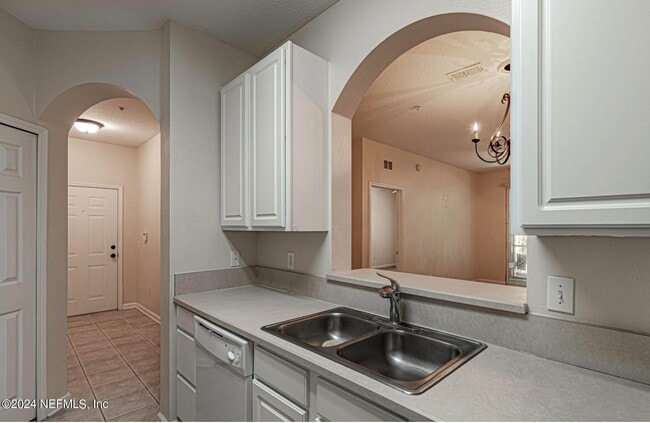 Building Photo - 7801 Point Meadows Dr