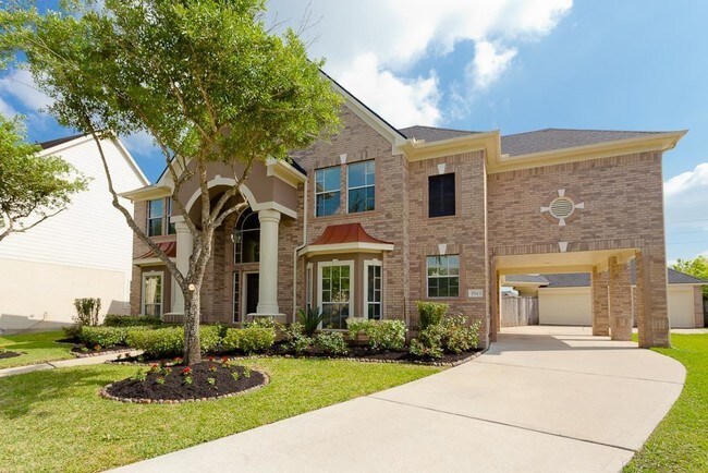 Foto del edificio - 5543 Dawnington Pl