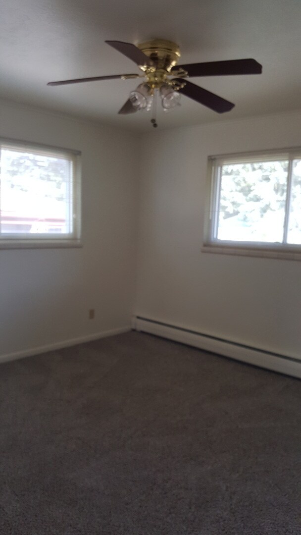 Building Photo - Remodeled 3 BR 2 Bath Greeley Home