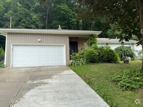 Building Photo - 908 Chestnut Ln