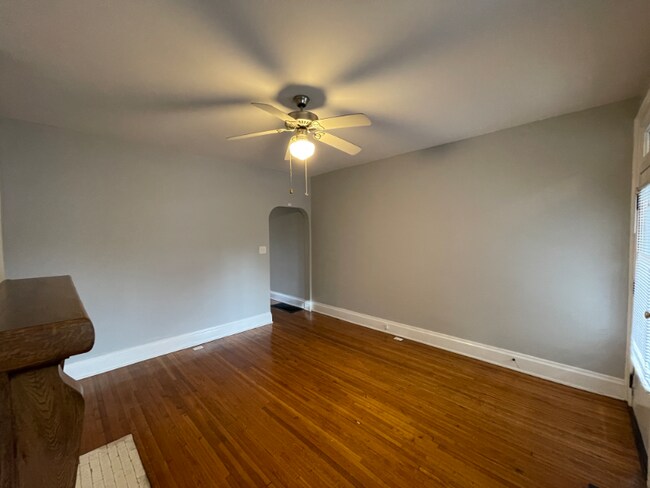 Foto del edificio - 80 W Greenwood Ave