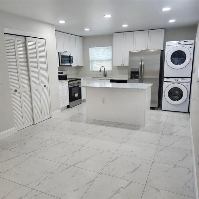 Foto del edificio - 15406 Avalon Ave