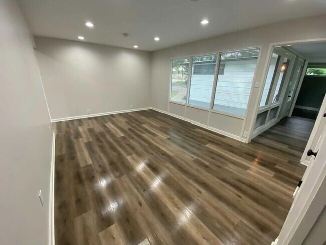Foto del edificio - 3905 Poplar St
