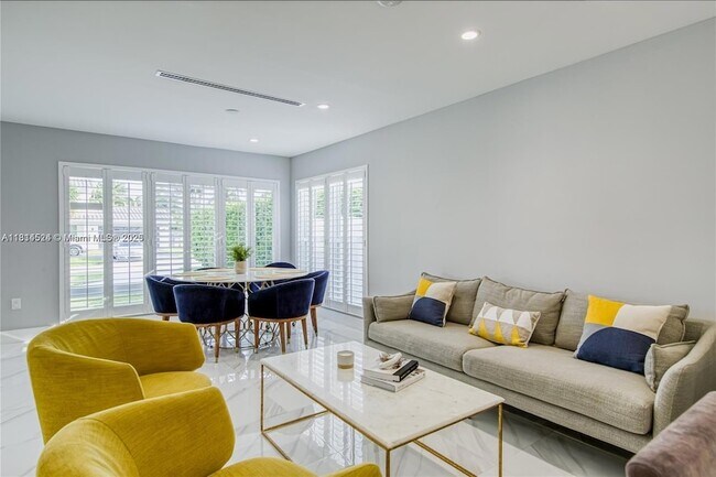 Foto del edificio - 1239 Washington St